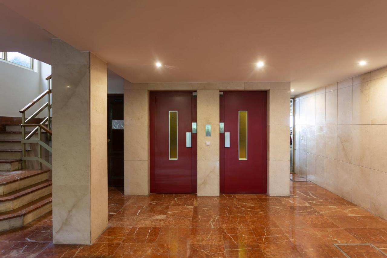 Borbolla Sevilla Urban - Parking מראה חיצוני תמונה
